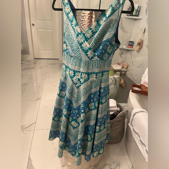 Hot summers day, ladies luncheon dress, bridal shower, baby shower - Picture 1 of 17